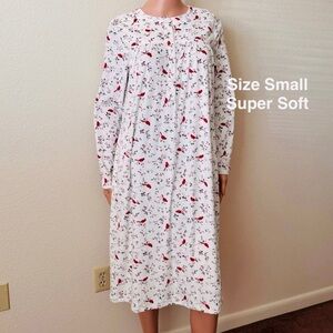 Aria Women’s Long Sleeve Stretch Velour Sleepwear Nightgown, Size Small